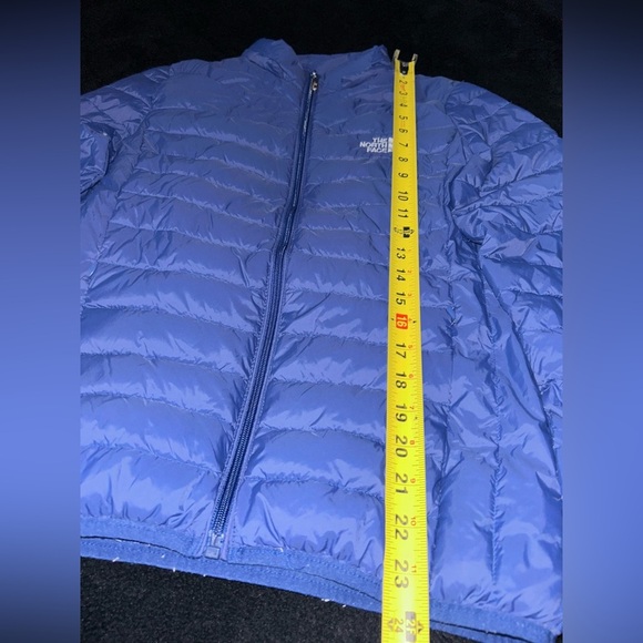 -Vintage North Face Blue Puffer Jacket
-Size Small - Picture 7 of 7